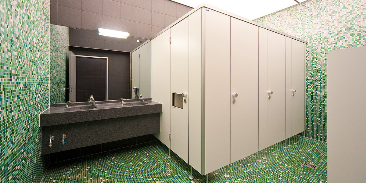 Parete divisoria per bagni pubblici Kemmlit PRIMO F