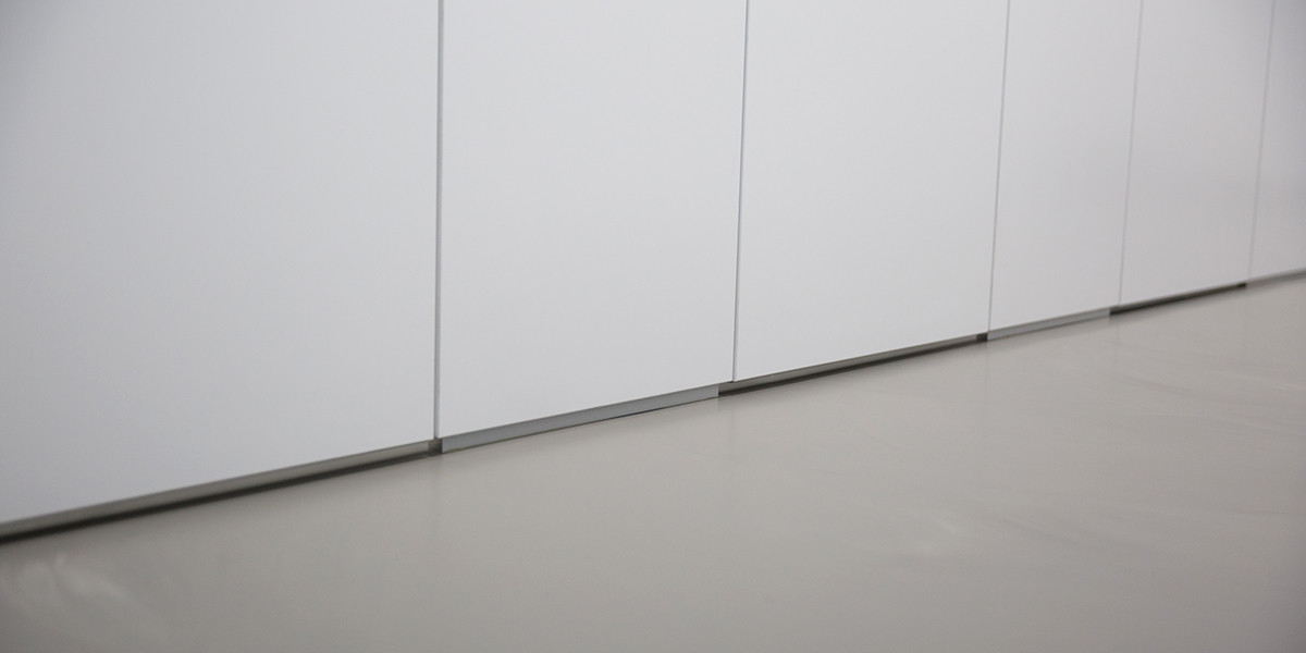 Parete divisoria per bagni pubblici tutt'altezza per massima privacy Kemmlit classiccell