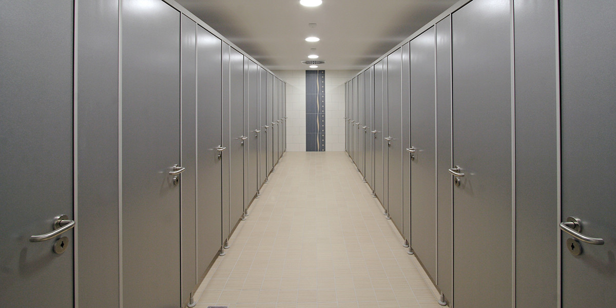 Parete divisoria per bagni pubblici Kemmlit variocell